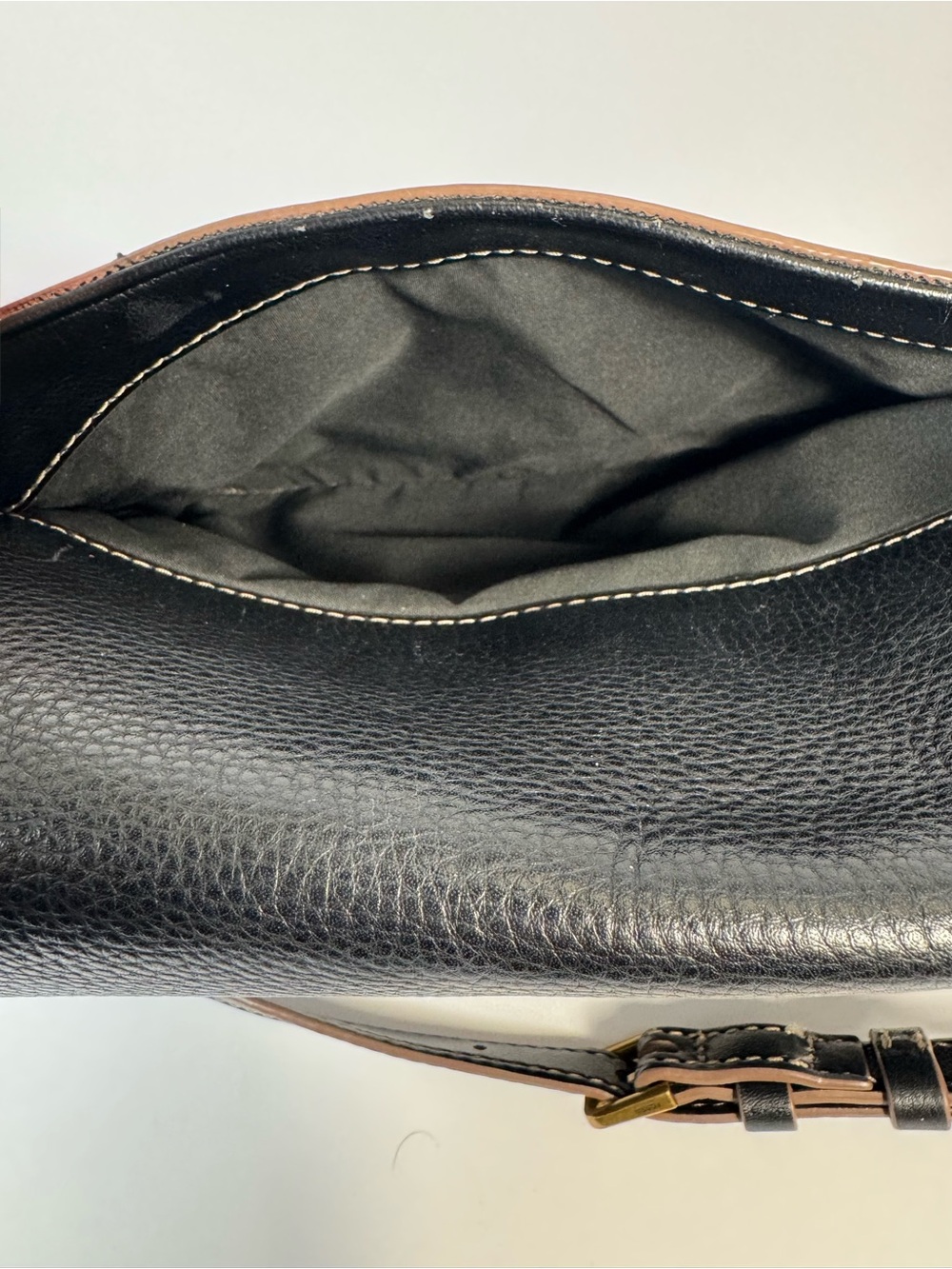 Fossil Black Leather Crossbody with Brown Trim - Picture 11 of 15